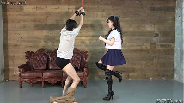 Cosplay Jepang Hancurkan Bola