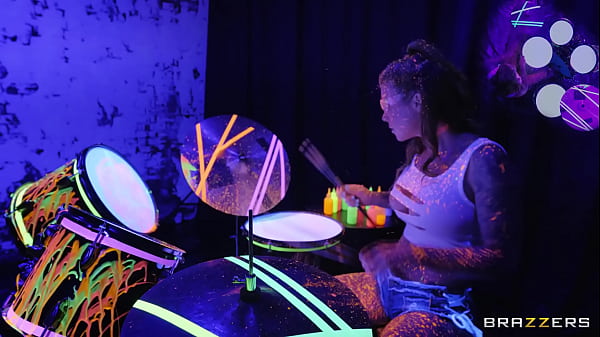 Tonton Trailer Penuh Bang The Drummer Dari Brazzers, Bikin Sange Abis