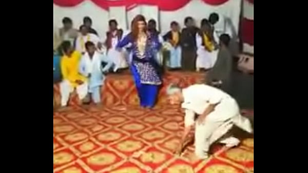 Tarian Desi Yang Bikin Nafsu Naik, Goyangannya Bikin Meleleh