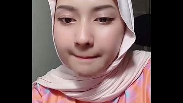 Live Jilbab, Basah Kuyup, Mulus Banget!