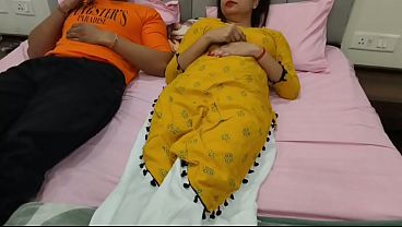 Desi Bhabhi Ko Bathroom Me Pel Diya, Zor Se Chod Ke Nikal Diya